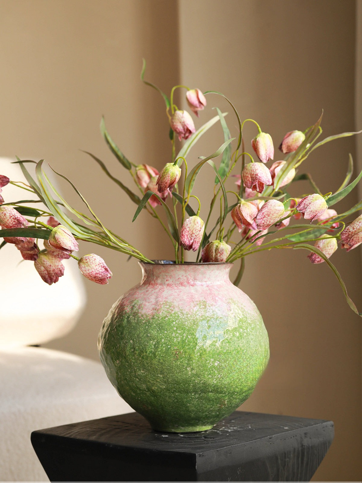 Chinese Aesthetic Gradient Green Ceramic Vase Fresh Floral Vessel for Tea Room Living Room Decor