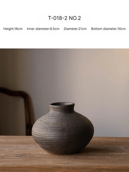 Chinese Wabi Sabi Retro Black Rough Ceramic Vase Tabletop Art Flower Vase for Dining Room Homestay Decor