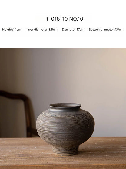 Chinese Wabi Sabi Retro Black Rough Ceramic Vase Tabletop Art Flower Vase for Dining Room Homestay Decor