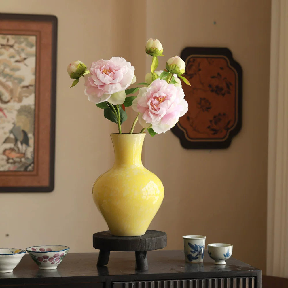 Qingmo Kiln Chinese Style Glossy Yellow Ceramic Vase Elegant Desktop Floral Vessel for Living Room Entryway Decor