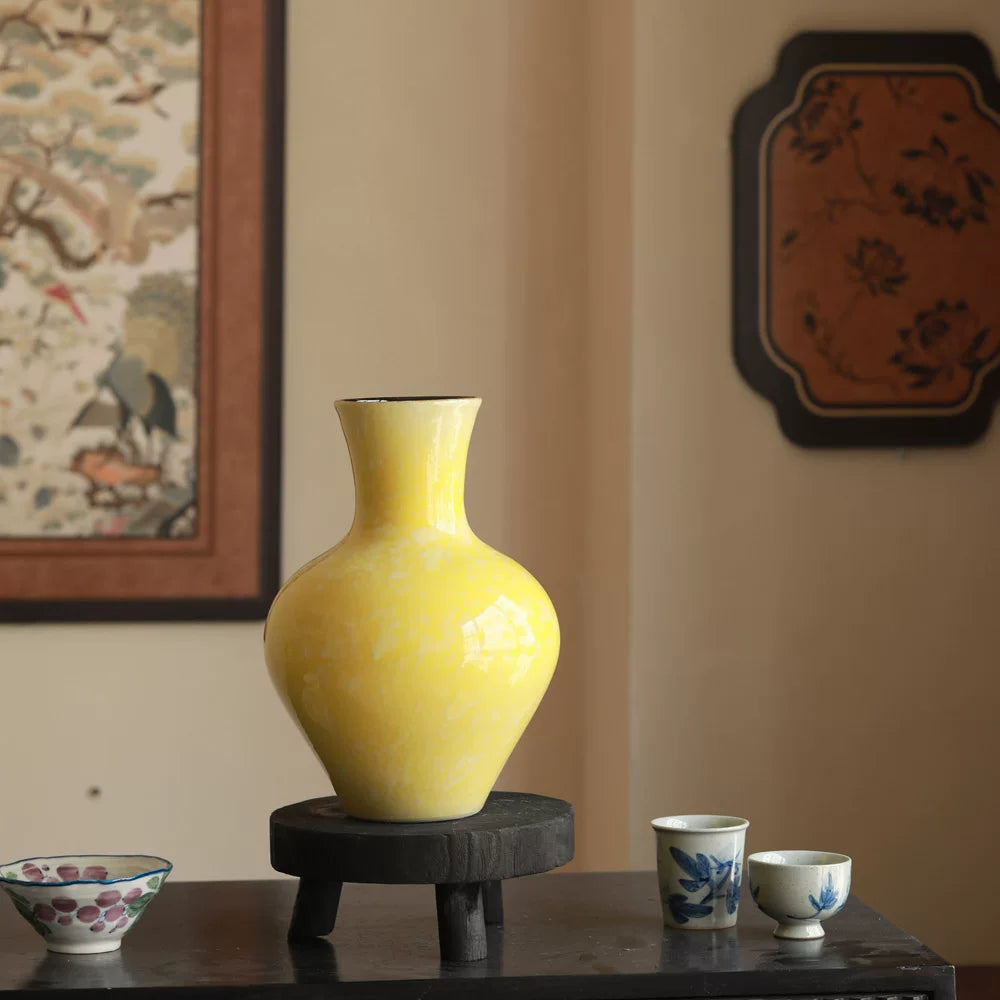 Qingmo Kiln Chinese Style Glossy Yellow Ceramic Vase Elegant Desktop Floral Vessel for Living Room Entryway Decor
