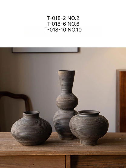 Chinese Wabi Sabi Retro Black Rough Ceramic Vase Tabletop Art Flower Vase for Dining Room Homestay Decor
