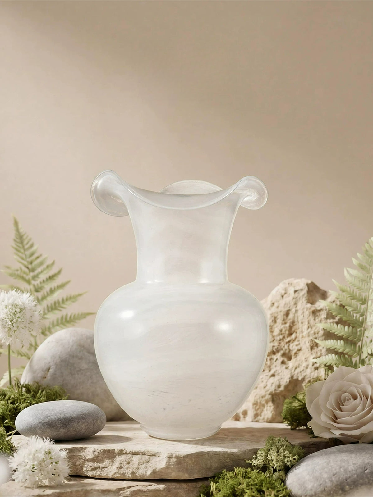 Ruffled Rim Vase, Retro Aesthetic Swirl Glass Vessel for Living Room Fresh Flower Decor