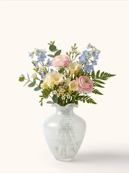 Ruffled Rim Vase, Retro Aesthetic Swirl Glass Vessel for Living Room Fresh Flower Decor