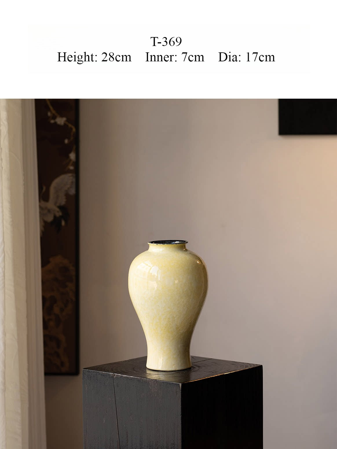Qingmo Kiln Chinese Style Glossy Yellow Ceramic Vase Elegant Desktop Floral Vessel for Living Room Entryway Decor