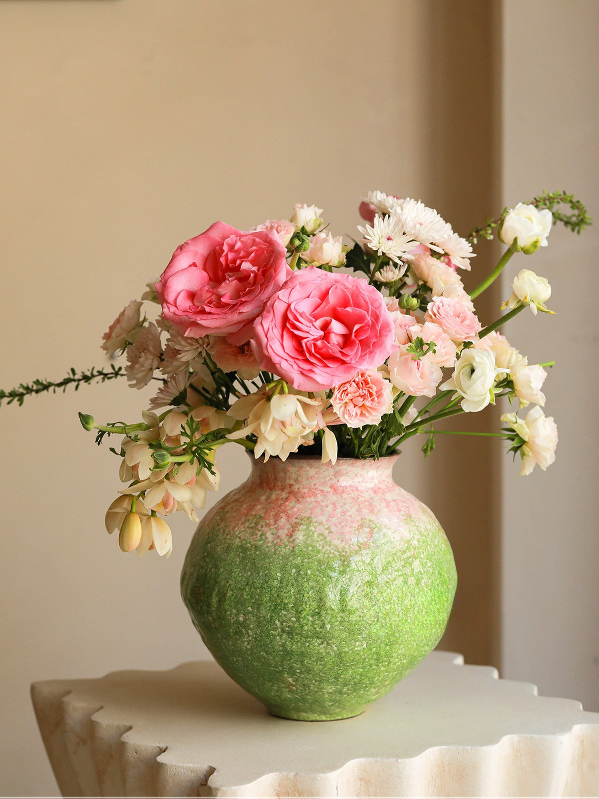 Chinese Aesthetic Gradient Green Ceramic Vase Fresh Floral Vessel for Tea Room Living Room Decor